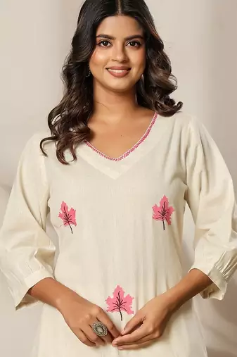 Women Ethnic Motifs Embroidered Regular Thread Work Kurta with Palazzos