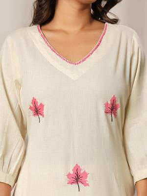 Women Ethnic Motifs Embroidered Regular Thread Work Kurta with Palazzos 6