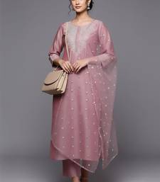 Women Floral Embroidered Regular Chanderi Silk Kurta with Trousers & With Dupatta
