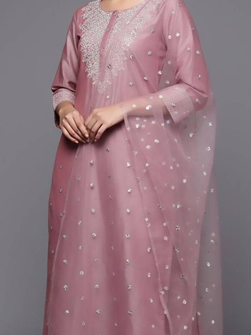 Women Floral Embroidered Regular Chanderi Silk Kurta with Trousers & With Dupatta