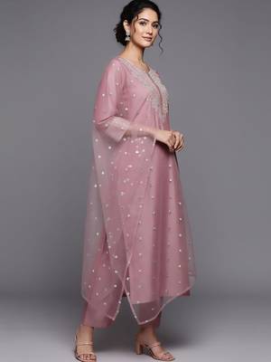 Women Floral Embroidered Regular Chanderi Silk Kurta with Trousers & With Dupatta 3