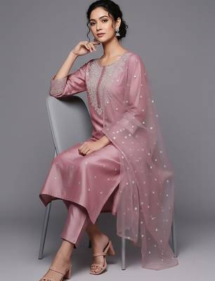 Women Floral Embroidered Regular Chanderi Silk Kurta with Trousers & With Dupatta 7