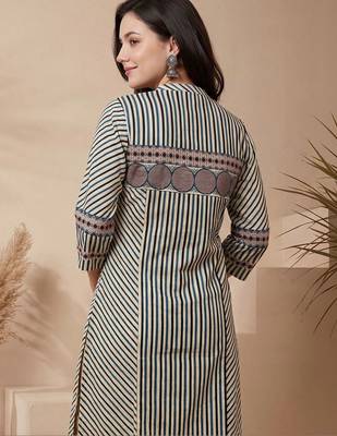 Women Printed Regular Beads and Stones Pure Cotton Kurta with Trousers & With Dupatta 6