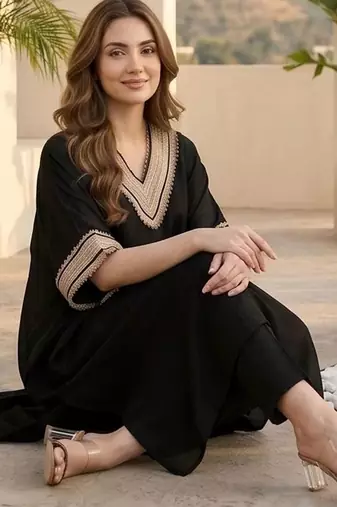 Women Yoke Design Regular Kurta with Trousers