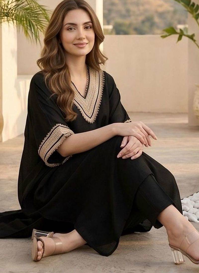 Women Yoke Design Regular Kurta with Trousers