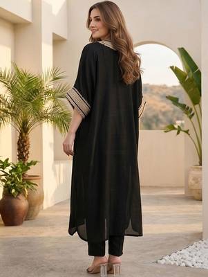 Women Yoke Design Regular Kurta with Trousers 4