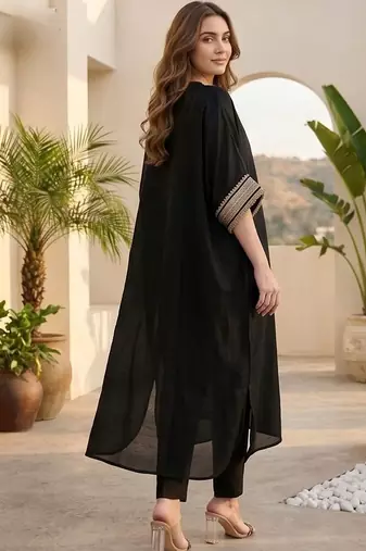 Women Yoke Design Regular Kurta with Trousers