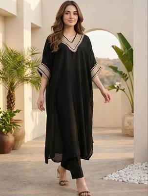 Women Yoke Design Regular Kurta with Trousers 1