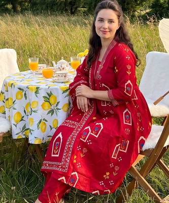 Women Floral Printed Empire Pure Cotton Kurta with Trousers & With Dupatta 1