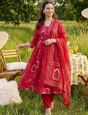 Women Floral Printed Empire Pure Cotton Kurta with Trousers & With Dupatta 3