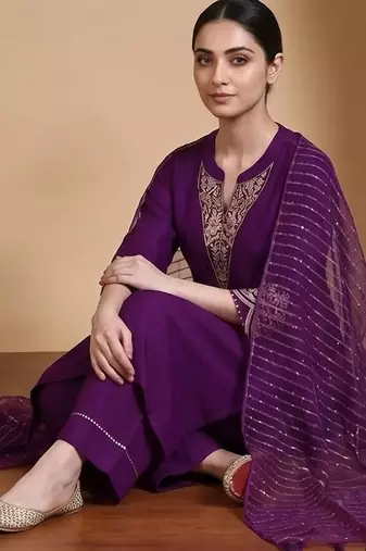 Women Ethnic Motifs Embroidered Regular Thread Work Kurta with Trousers & With Dupatta