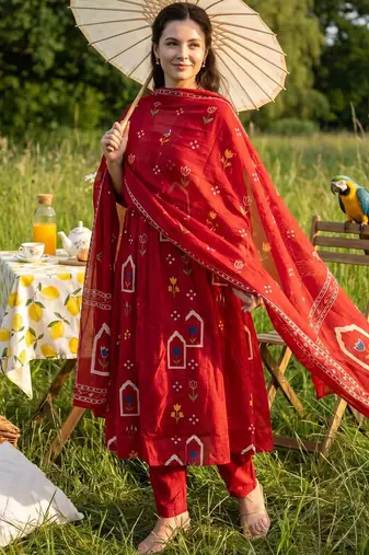 Women Floral Printed Empire Pure Cotton Kurta with Trousers & With Dupatta