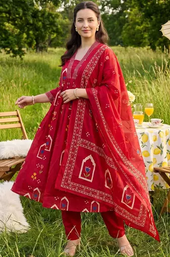 Women Floral Printed Empire Pure Cotton Kurta with Trousers & With Dupatta