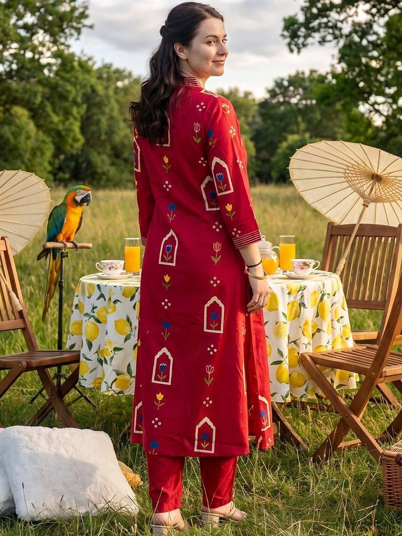 Women Floral Printed Empire Pure Cotton Kurta with Trousers & With Dupatta