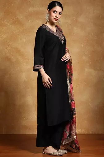 Floral Yoke Design V-Neck Straight Kurta With Trousers And Dupatta