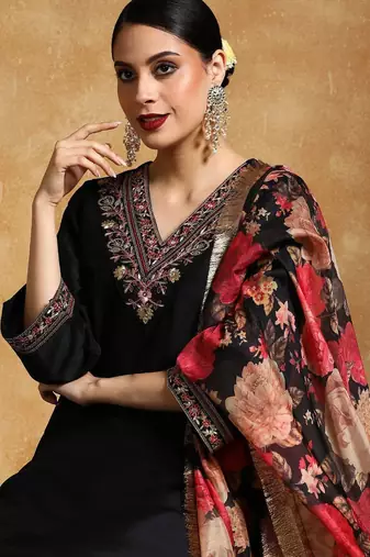 Floral Yoke Design V-Neck Straight Kurta With Trousers And Dupatta