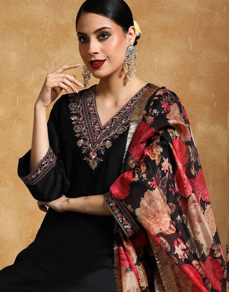 Floral Yoke Design V-Neck Straight Kurta With Trousers And Dupatta