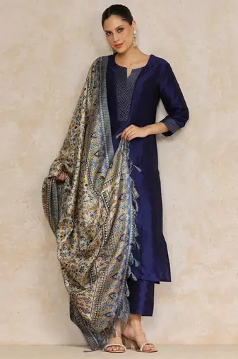 Women Regular Kurta with Trousers & With Dupatta