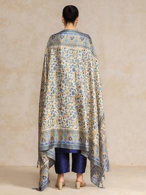 Women Regular Kurta with Trousers & With Dupatta 5