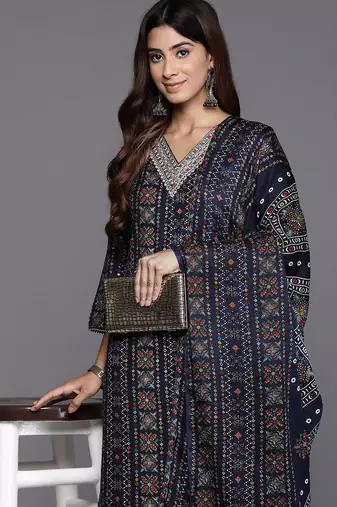 Women Ethnic Motifs Printed Regular Thread Work Kurta with Trousers & With Dupatta