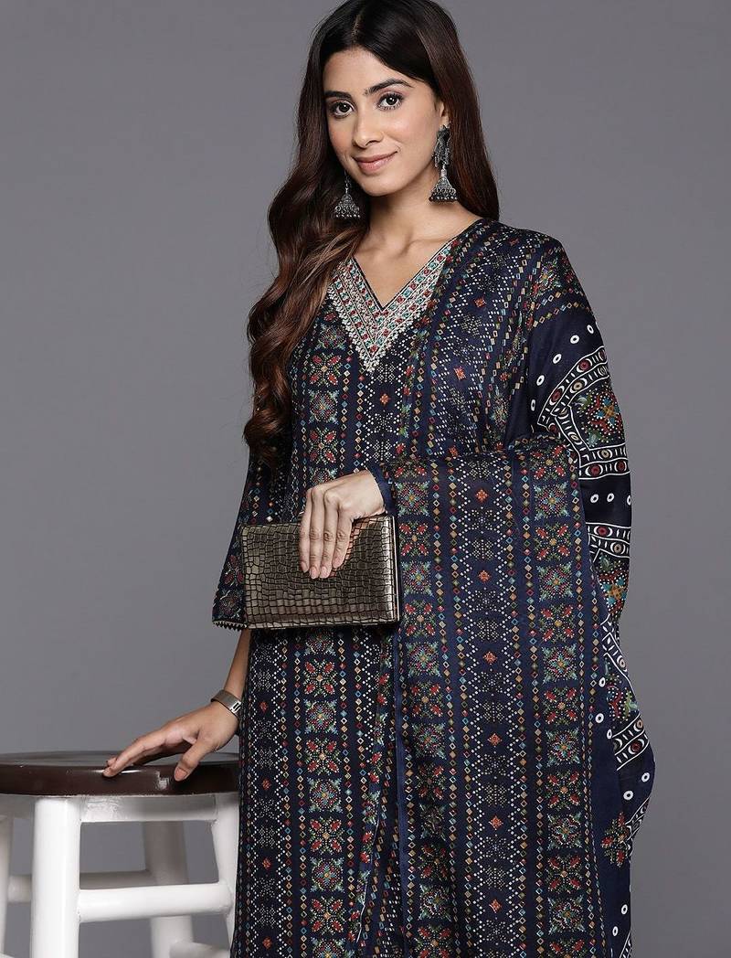 Women Ethnic Motifs Printed Regular Thread Work Kurta with Trousers & With Dupatta