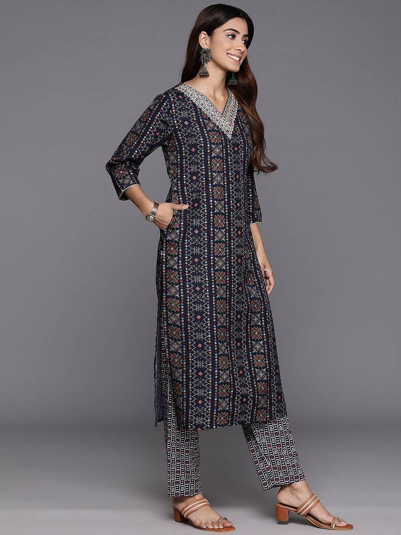 Women Ethnic Motifs Printed Regular Thread Work Kurta with Trousers & With Dupatta