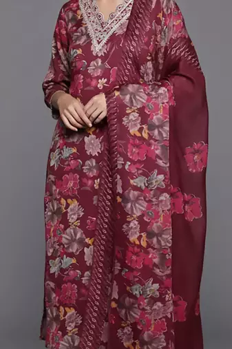 Women Floral Printed Regular Kurta with Trousers & With Dupatta