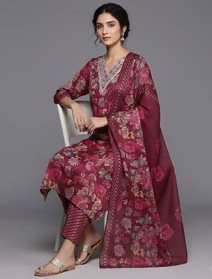 Women Floral Printed Regular Kurta with Trousers & With Dupatta 7