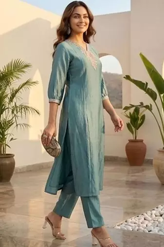 Women Yoke Design Regular Kurta with Trousers