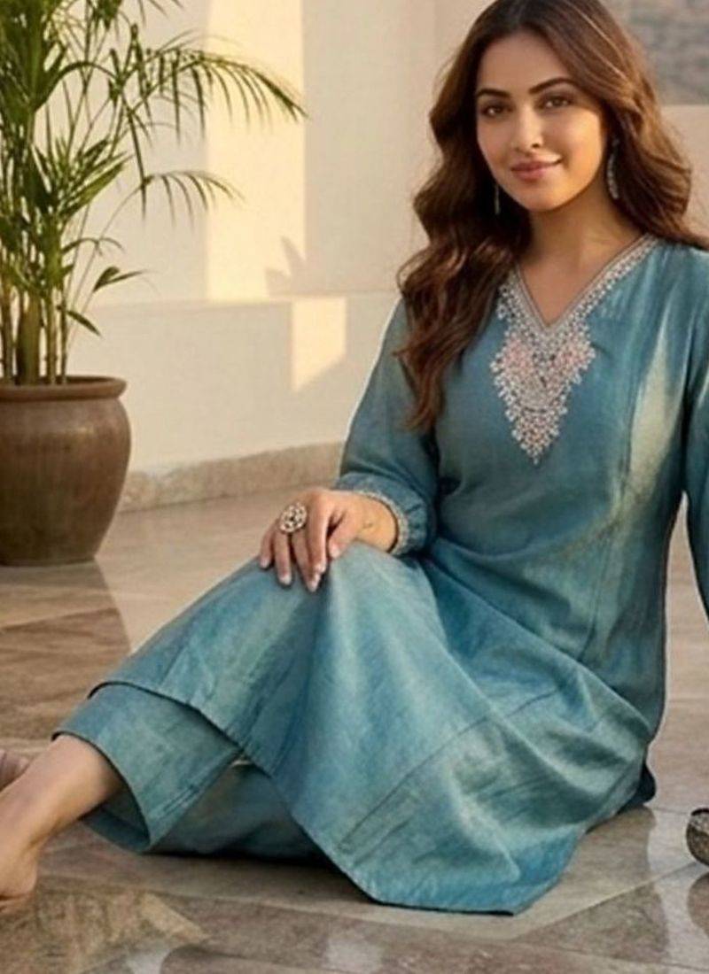 Women Yoke Design Regular Kurta with Trousers
