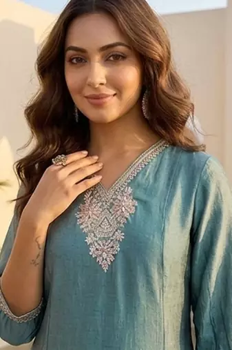 Women Yoke Design Regular Kurta with Trousers