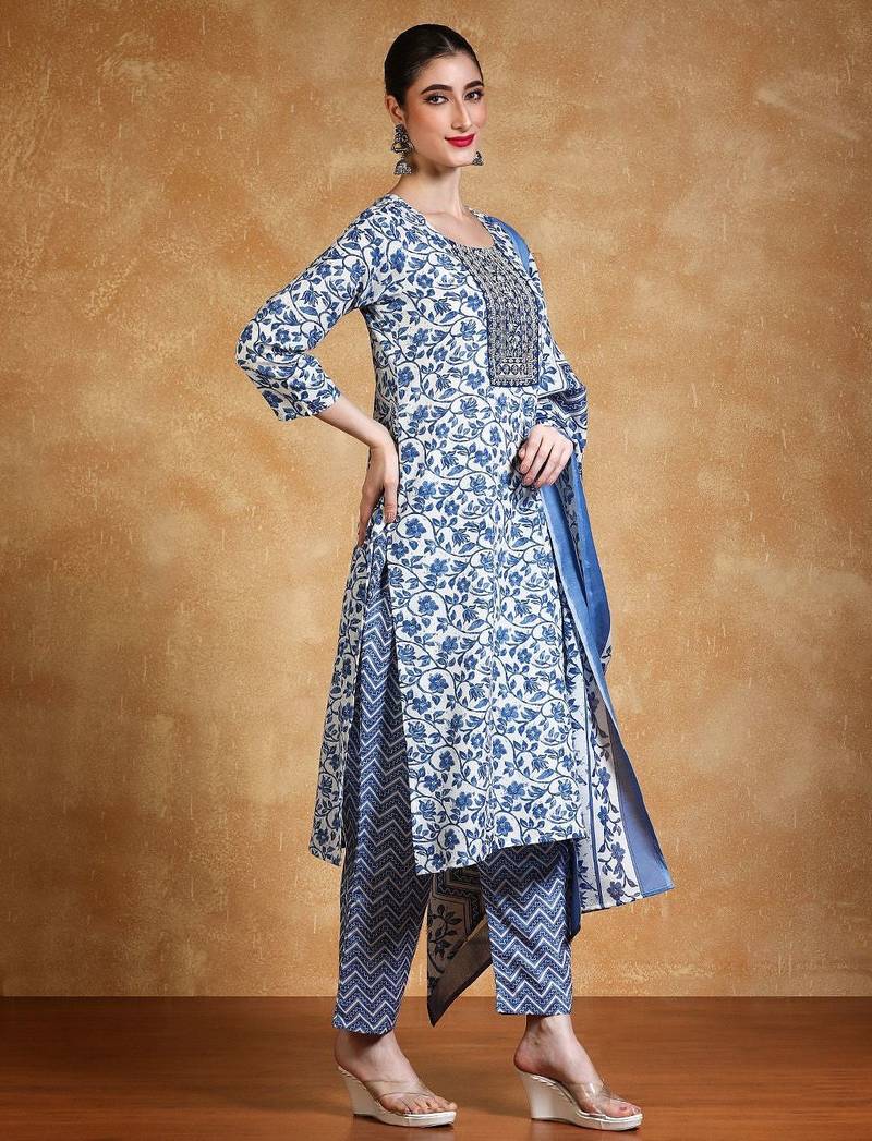 Women Floral Yoke Design Kurta with Trousers & Dupatta