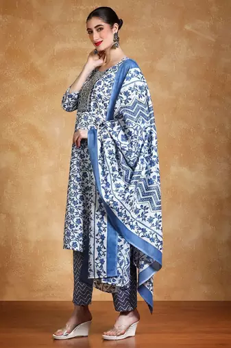 Women Floral Yoke Design Kurta with Trousers & Dupatta