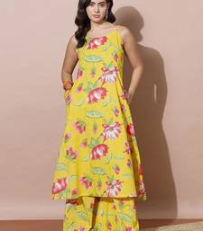 Women Floral Printed Regular Kurta with Palazzos