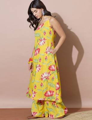 Women Floral Printed Regular Kurta with Palazzos 4
