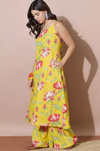 Women Floral Printed Regular Kurta with Palazzos