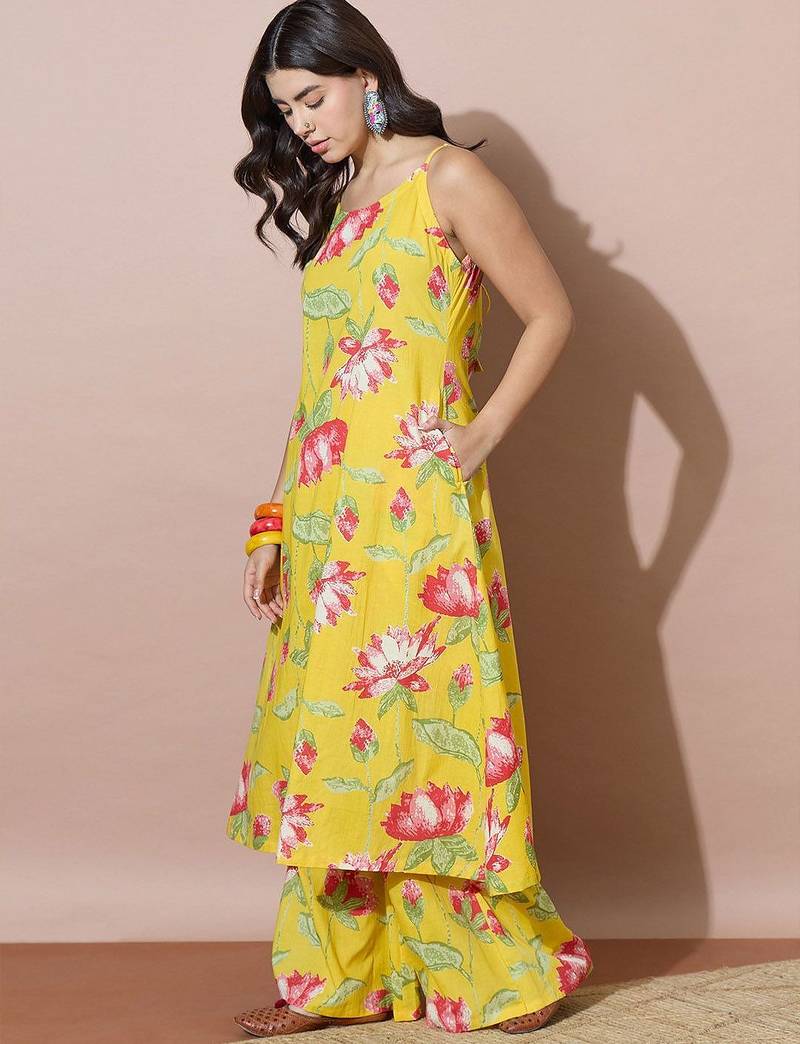 Women Floral Printed Regular Kurta with Palazzos