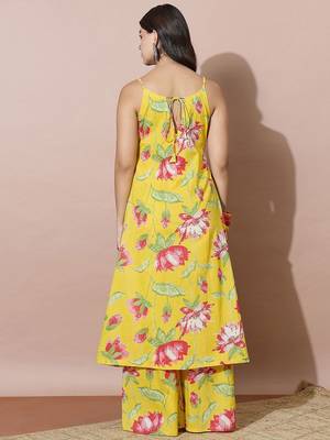Women Floral Printed Regular Kurta with Palazzos 5