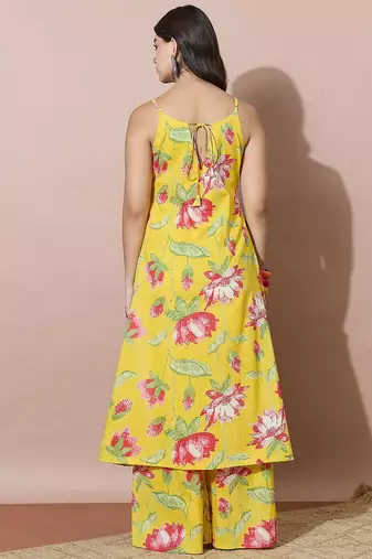 Women Floral Printed Regular Kurta with Palazzos