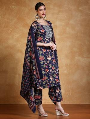 Floral Printed Thread Work Straight Kurta With Trousers & Dupatta 4
