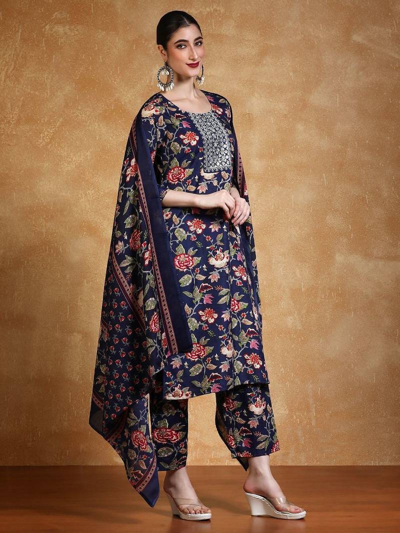 Floral Printed Thread Work Straight Kurta With Trousers & Dupatta