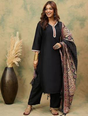 Women Solid Kurta with Trousers & Dupatta 1