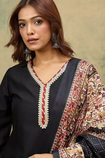 Women Solid Kurta with Trousers & Dupatta