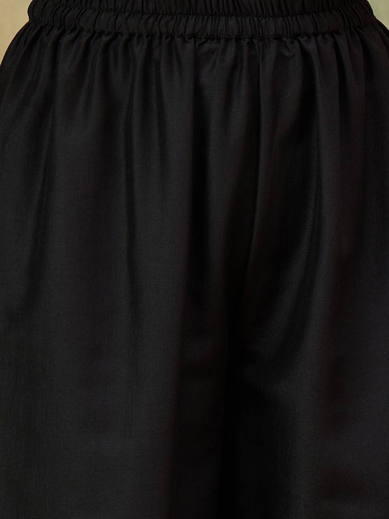 Women Solid Kurta with Trousers & Dupatta
