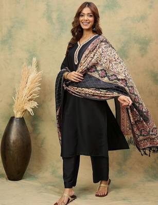 Women Solid Kurta with Trousers & Dupatta 5