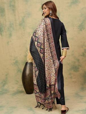 Women Solid Kurta with Trousers & Dupatta 6