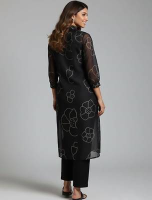 Women Floral Printed Regular Chanderi Silk Kurta with Trousers 2