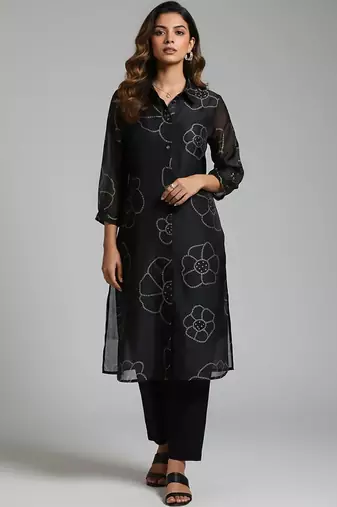 Women Floral Printed Regular Chanderi Silk Kurta with Trousers