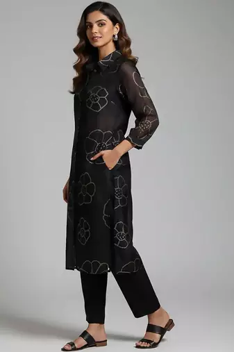 Women Floral Printed Regular Chanderi Silk Kurta with Trousers