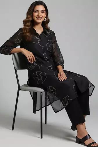Women Floral Printed Regular Chanderi Silk Kurta with Trousers